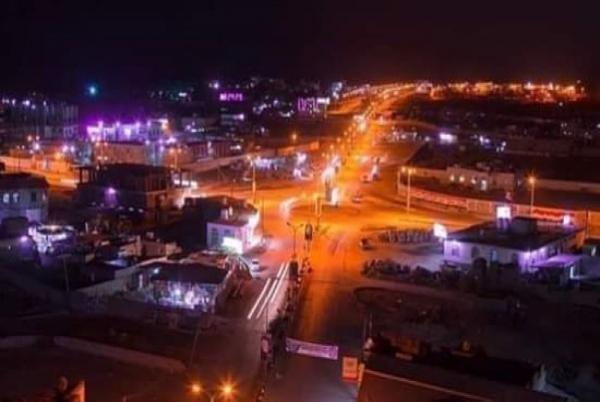 عشرات القتلى والجرحى جراء قصف حوثي مزدوج على مدينة مأرب مساء اليوم