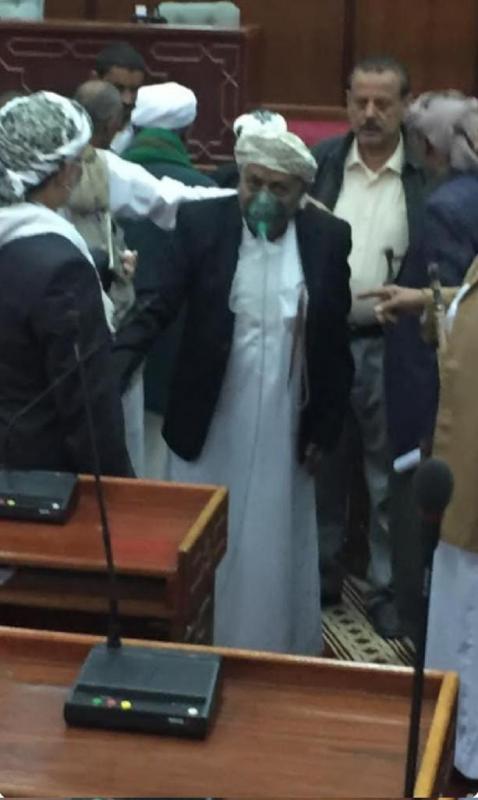 برلماني يكشف ما قاله سلطان السامعي أثناء تصويت أعضاء مجلس النواب بصنعاء على إسقاط عضوية عدداً من الأعضاء