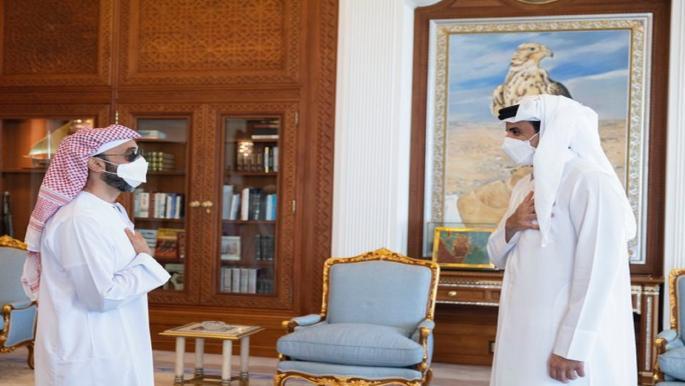 أمير قطر يستقبل وفداً إماراتياً برئاسة مستشار الأمن الوطني طحنون بن زايد