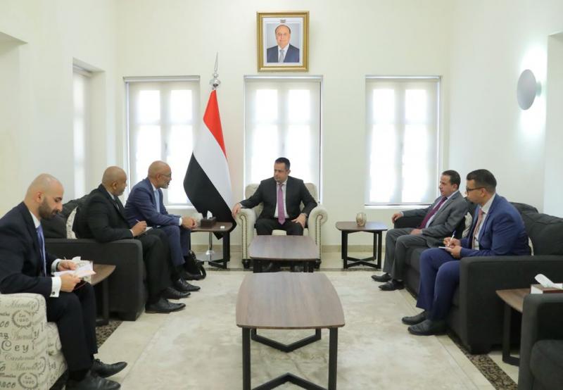 رئيس الوزراء: هجوم الحوثي على ميناء المخا امتداد لتدميرها الممنهج للبنية التحتية 