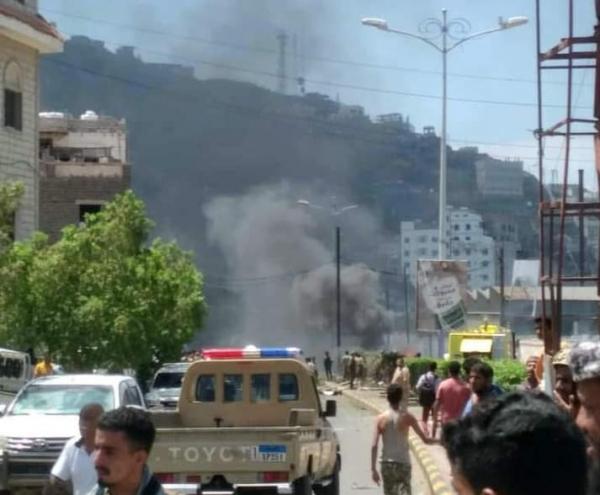 بالصور .. تفاصيل جديدة عن الإنفجار الذي إستهدف محافظ عدن ووزير في الحكومة