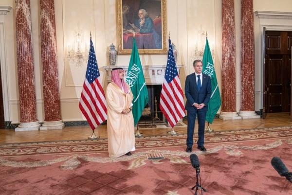 وزيرا خارجية أمريكيا والسعودية يبحثان جهود إنهاء الحرب في اليمن
