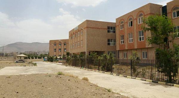 تفاصيل إقتحام الحوثيون سكن جامعة صنعاء وطرد عائلات عدد من الأكاديميين