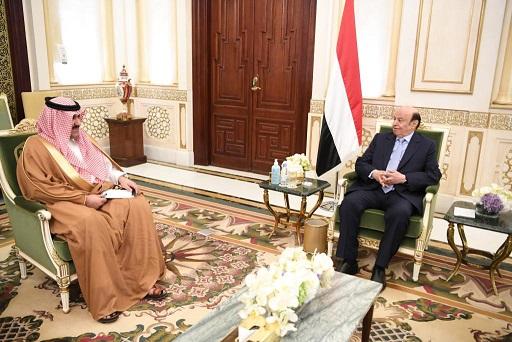 الرئيس هادي يستقبل السفير السعودي لدى اليمن