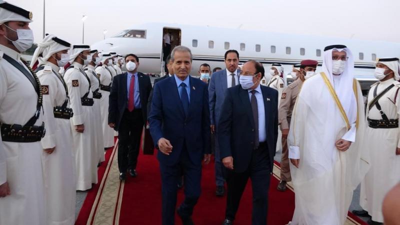 نائب الرئيس "علي محسن الأحمر " يصل قطر ( صوره)