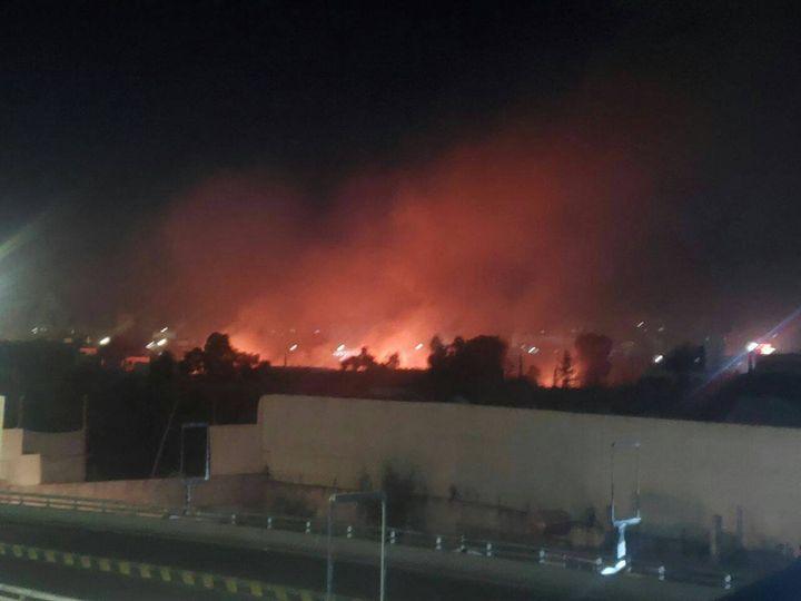 بالصور .. غارات جوية على العاصمة صنعاء وأعمدة الدخان والحريق يتصاعد من المنطقة المستهدفة
