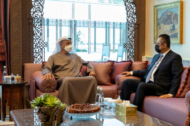 رئيس الوزراء يلتقي ولي عهد أبو ظبي " محمد بن زايد"