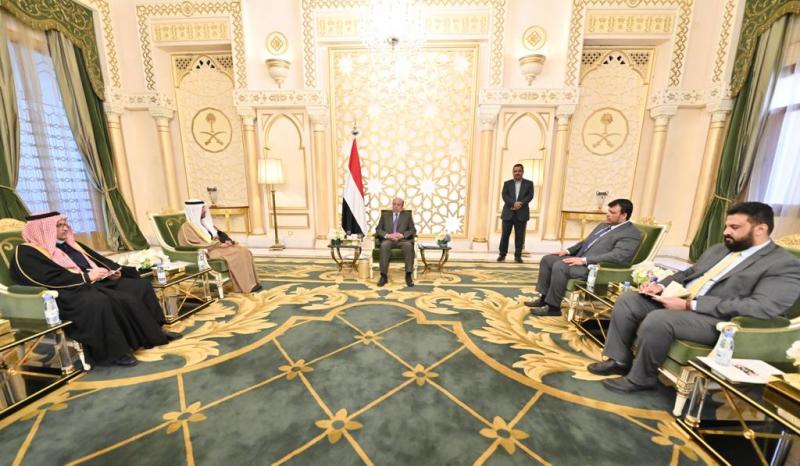 الرئيس هادي يستقبل أمين عام مجلس التعاون لدول الخليج العربية