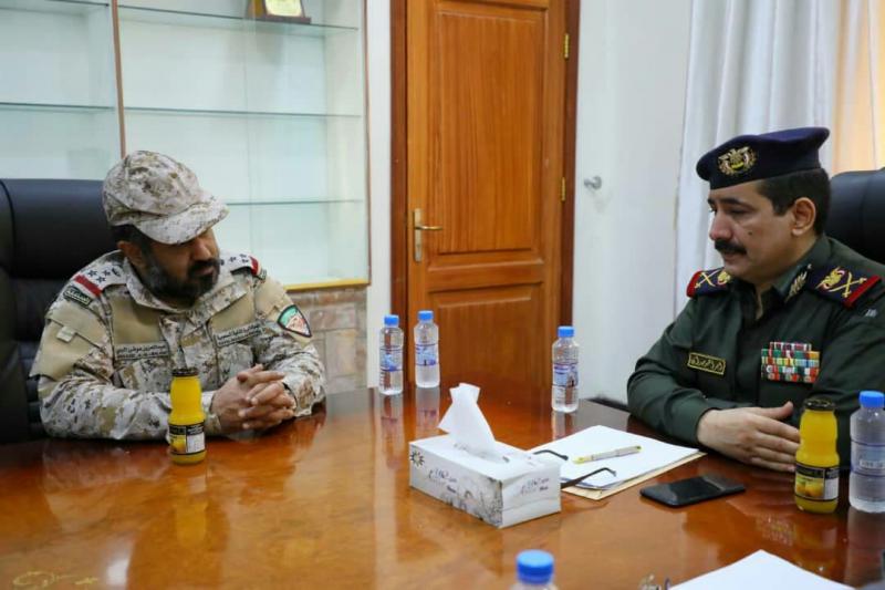 وزير الداخلية يلتقي بقائد معسكر التحالف بعدن ( صورة)