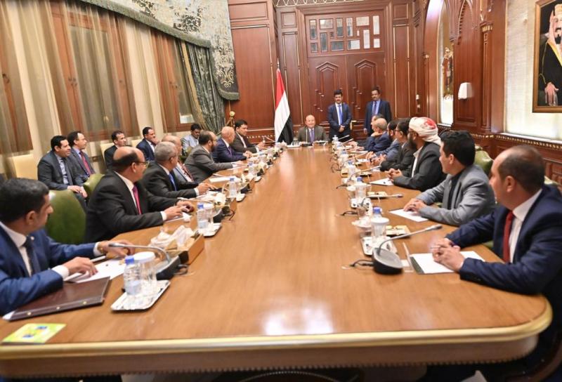 الرئيس هادي يلتقي عدداً من قيادات الأحزاب والقوى السياسية