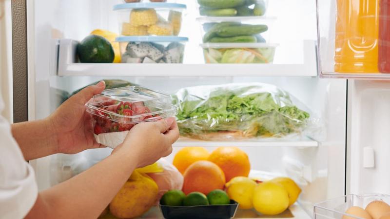 إياكم وهذا الخطأ عند تخزين الخضروات والفواكه في الثلاجة