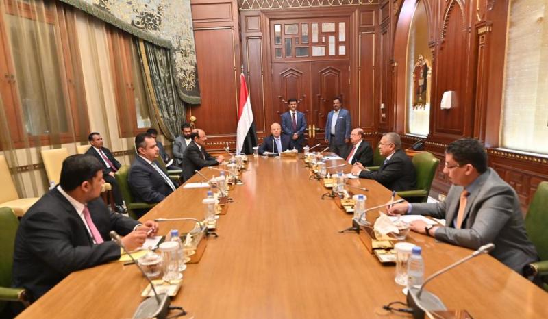 الرئيس هادي يترأس اجتماعاً استثنائياً لقيادات الدولة