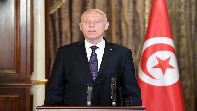 الرئيس التونسي يعلن حل البرلمان ويهدد باللجوء إلى الجيس