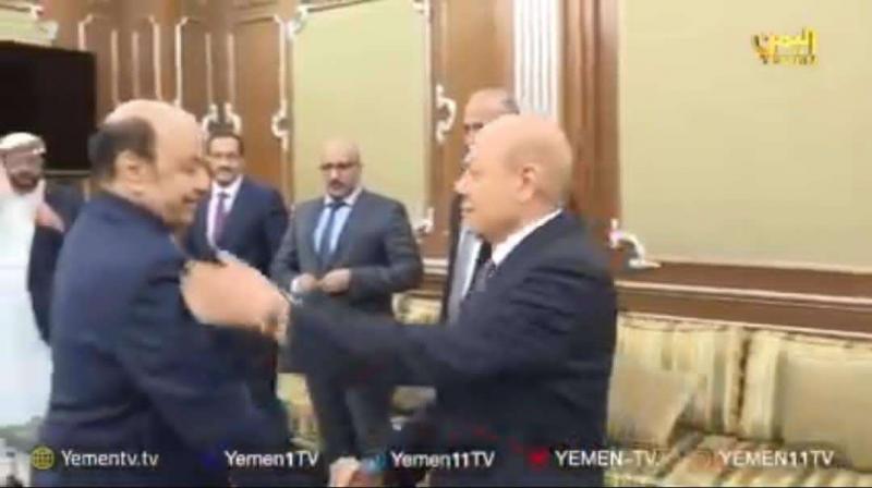 أول ظهور للرئيس هادي برفقة عدداً من أعضاء المجلس الرئاسي ( صوره)
