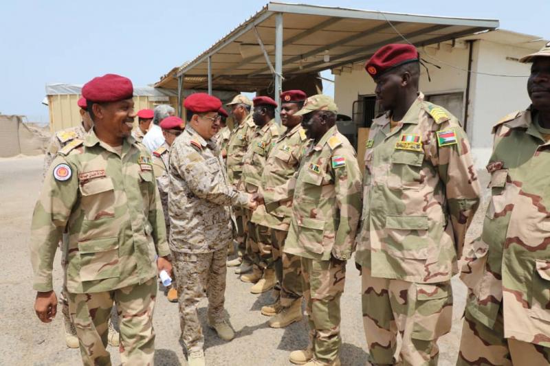 وزير الدفاع يزور قيادة القوات السودانية في عدن