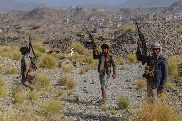 قوات الجيش تصد هجوماً عنيفاً للحوثيين على مواقعها في تعز