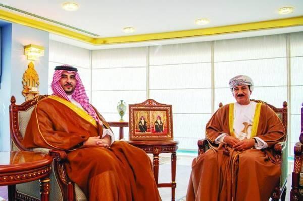  انتليجنس : سلطنة عُمان تقود مفاوضات "صعبة" بين السعودية والحوثيين