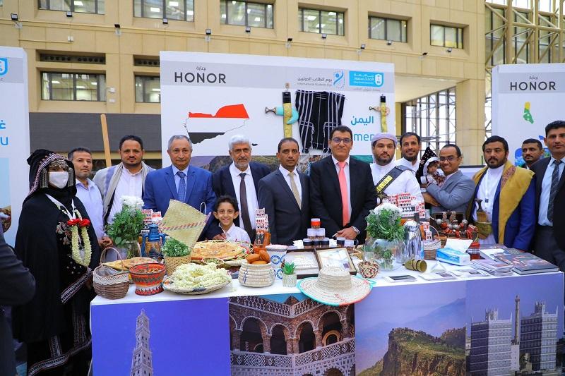 جناح المعروضات اليمنية في جامعة الملك سعود يحصد المركز الأول