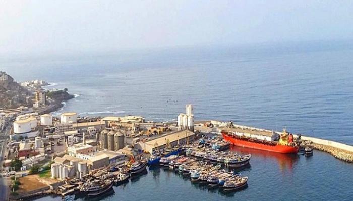 وزارة الدفاع تعلن تصديها لهجوم بعدد من الطائرات على ميناء الضبة