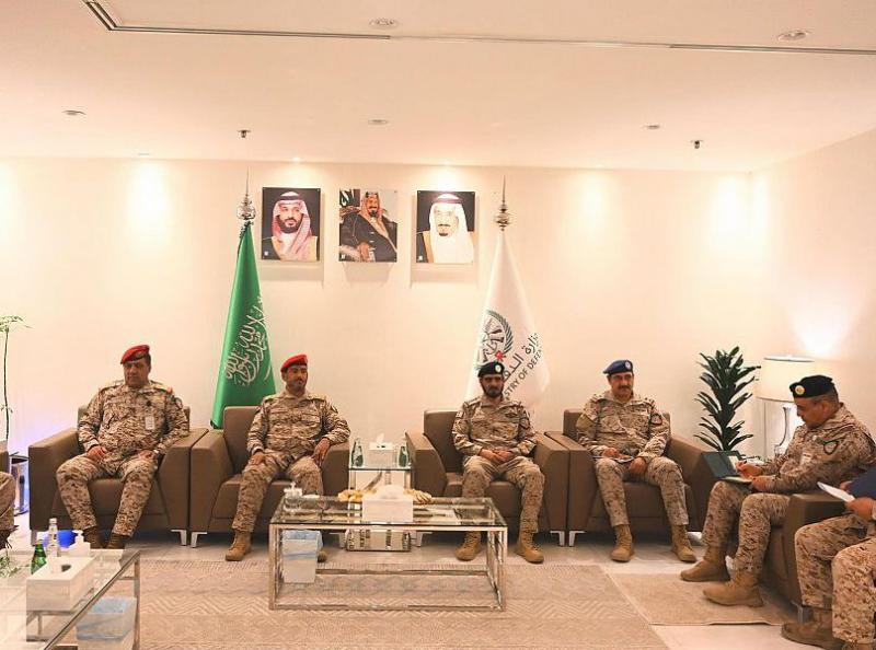 الفريق بن عزيز يلتقي رئيس الأركان السعودي وقائد القوات المشتركة