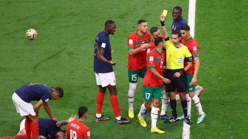 رسمياً.. المنتخب المغربي يحتج على "ظلم" حكم مباراة فرنسا