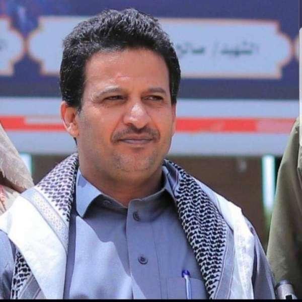 القيادي الحوثي " حسين العزي " : يجب ان لا نجعل الراتب أكبر همنا