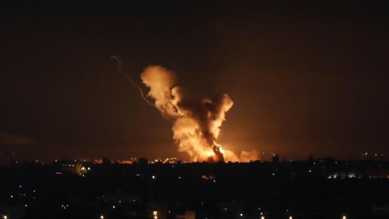 الاحتلال الإسرائيلي يشن سلسلة غارات عنيفة على قطاع غزة