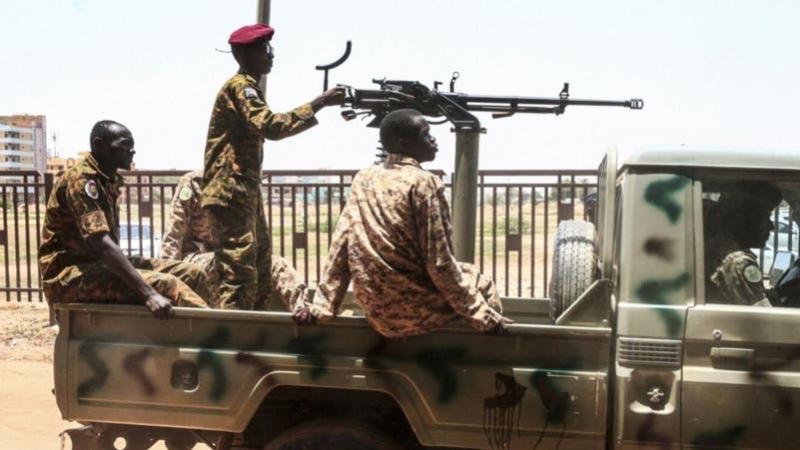 الجيش السوداني: نطمئن الشعب أن القوات المسلحة متماسكة وستحسم الموقف قريبا