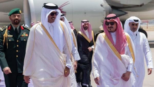 أمير قطر يغادر القمة العربية قبل بدء كلمة بشار الأسد