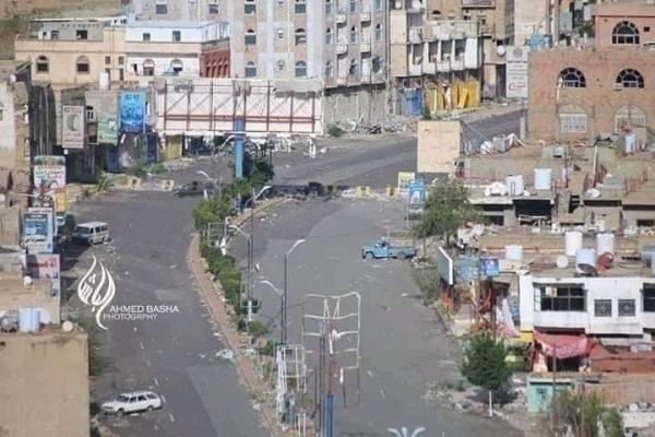 اللجنة الحكومية بتعز تعلن عن مبادرة لفتح بعض الطرق الرئيسية المغلقة من قبل الحوثيين