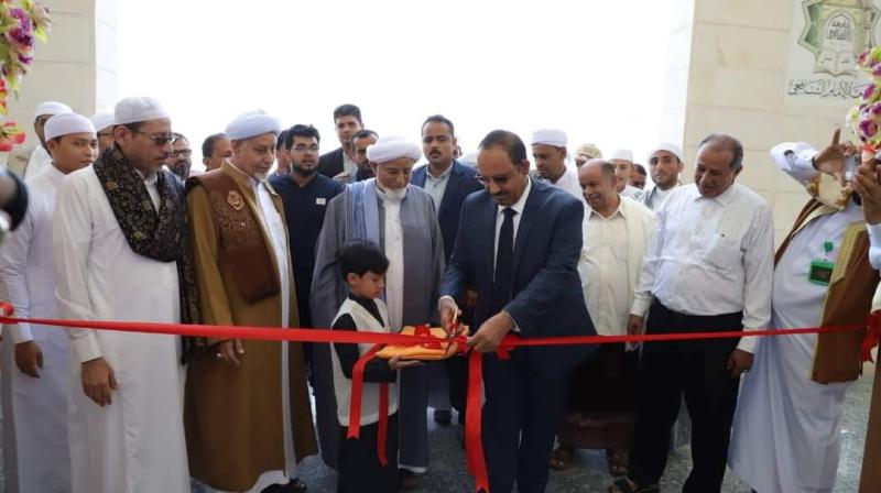 محافظ حضرموت يفتتح المبنى الجديد لجامعة الشافعي ويدشن مؤتمرها الأول