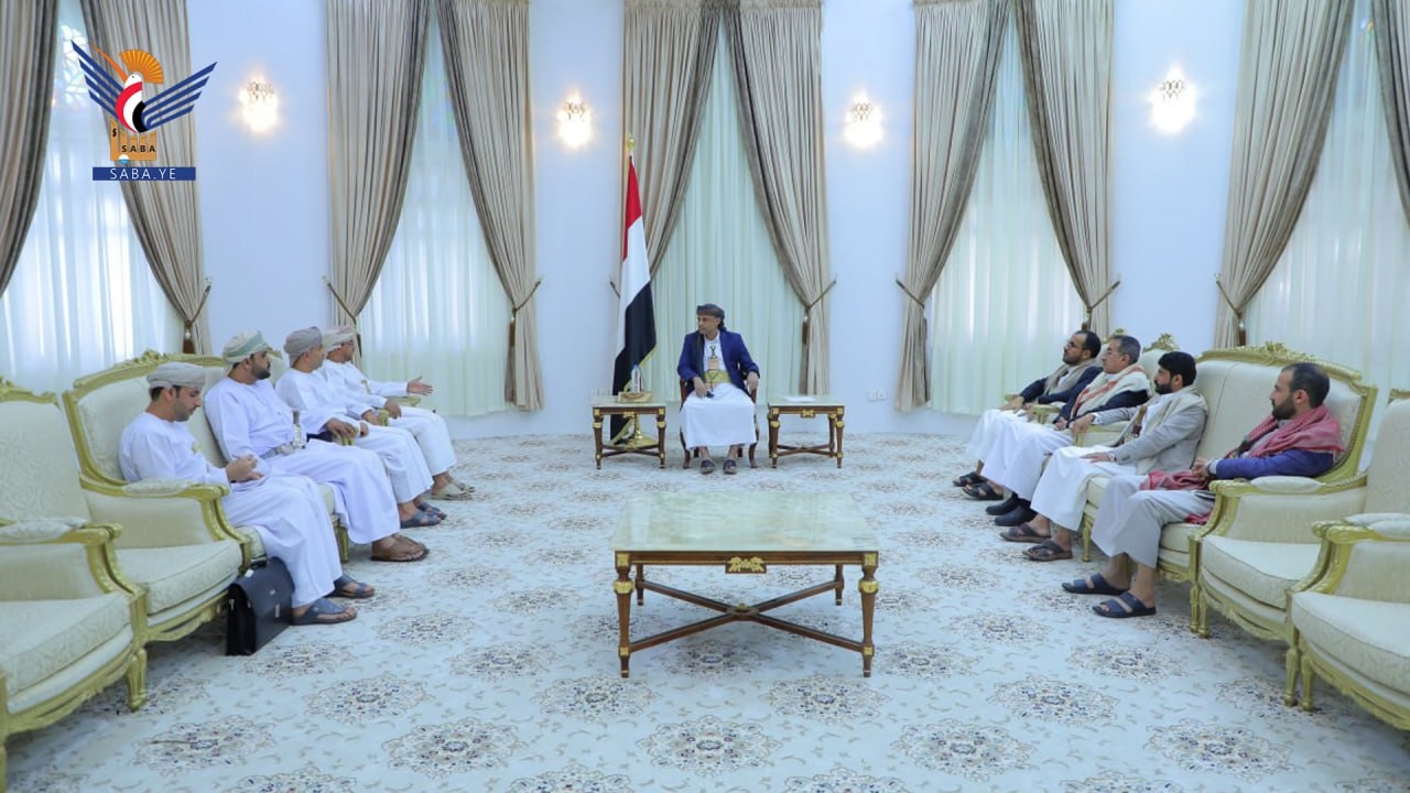 الحوثيون يكشفون مهمة وفدهم المفاوض برفقة الوفد العماني الذي سيصل الرياض
