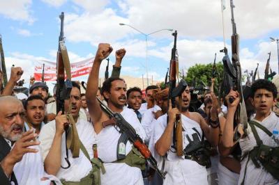 وزير الثقافة الأسبق " الرويشان " يهاجم الحوثيين وينتقد مظاهرتهم الأخيرة بملابس الإحرام ويقول " إستحمار الناس إلى متى " ؟