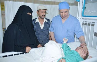 نجاح عملية فصل التوأم الطفيلي اليمني بمدينة الملك عبدالعزيز الطبية( صورة)