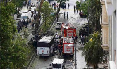 عشرات القتلى والجرحى بانفجار وسط إسطنبول بتركيا 