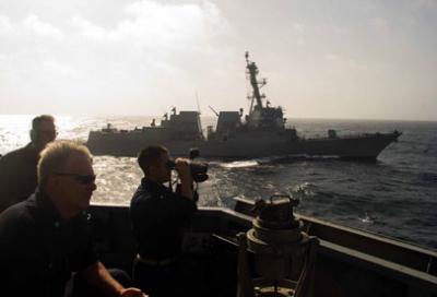 استهداف مدمرة أميركية للمرة الثالثة قبالة السواحل اليمنية
