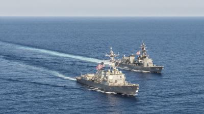 البحرية الأمريكية تكشف عن إعتراض أربع شحنات أسلحة إيرانية كانت في طريقها إلى اليمن 