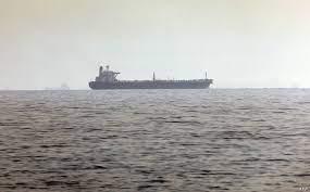 الحوثيون يعلنون إستهداف سفينتين إسرائيليتين عقب تعرض سفينة أمريكية لهجوم