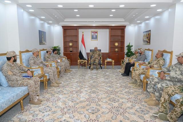 العميد طارق صالح يستقبل في المخا وفداً عسكرياً سعوديا ( صوره)