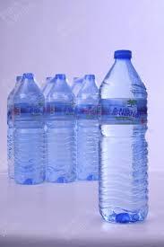 خطر جسيم على الصحة.. سببه الشرب بعبوات المياه البلاستيكية