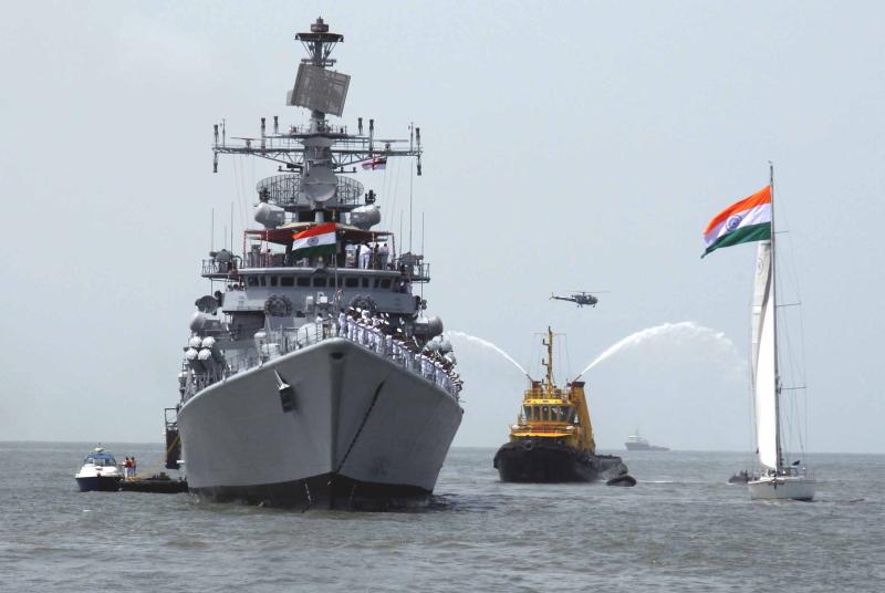 ما دوافع تزايد دور البحرية الهندية قرب باب المندب ؟