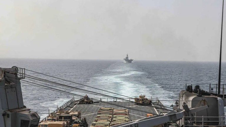 الناطق العسكري بإسم الحوثيين يعلن إستهداف سفينة بريطانية بعدد من الصواريخ