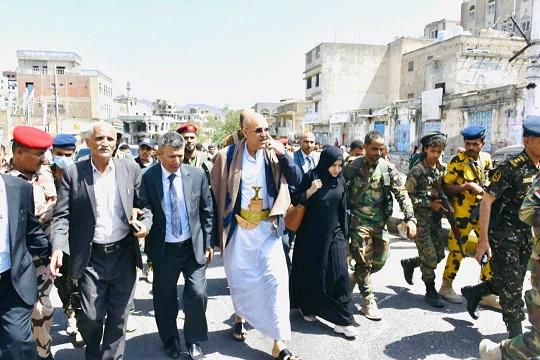 محافظ تعز يوجه دعوة للحوثيين بشأن فتح الطرقات