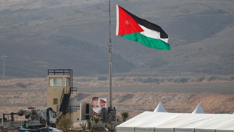 الخارجية الأردنية تتابع اعتقال مسلحين اجتازا الحدود نحو إسرائيل
