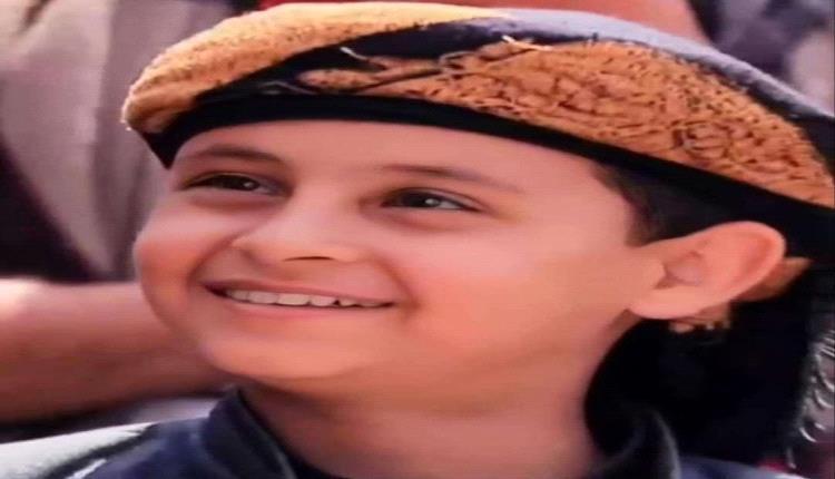 بالفيديو .. طفل يمني يثير الإعجاب على مواقع التواصل في لقاء معه بالشارع