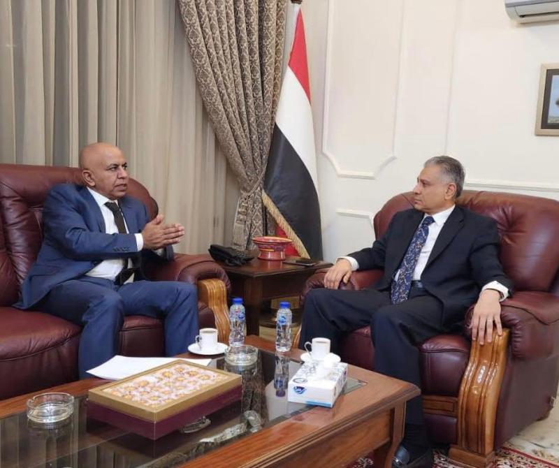 السفير الدكتور جلال فقيره يلتقي المنسق المقيم لصندوق النقد الدولي في اليمن