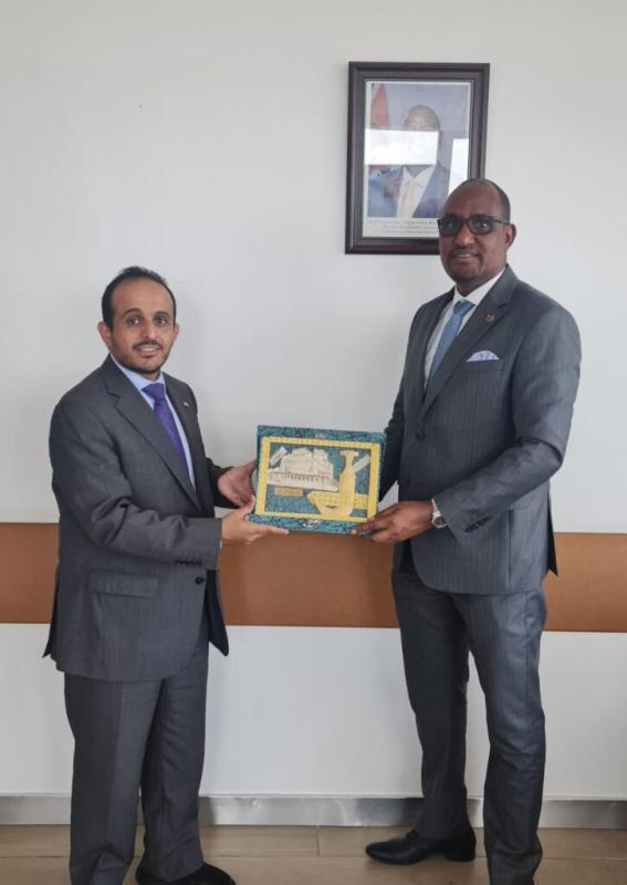 السفير عبد السلام العواضي يبحث مع مسؤول كيني سبل تعزيز العلاقات بين اليمن وكينيا
